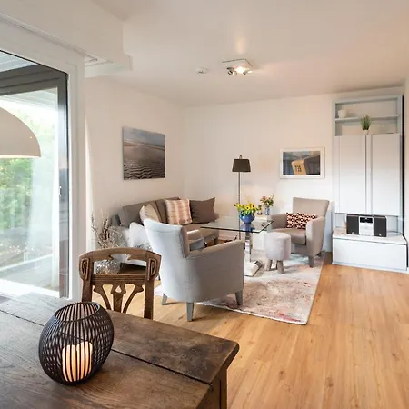 Kaep'n Gordon, App 13 Apartman *
